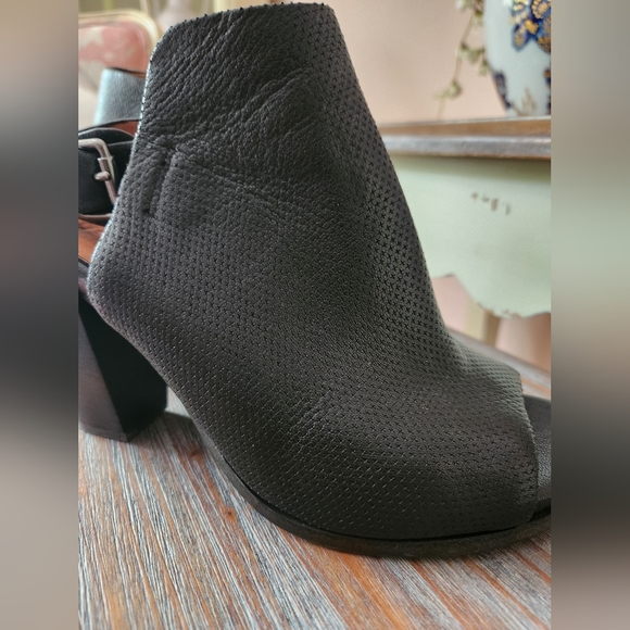 Gentle Souls shoes - Picture 6 of 10